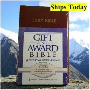 New King James Bible & Concordance & Maps Thomas Nelson Pub - Paperback - 14346